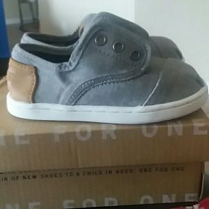 Toddler Gray cloth Toms